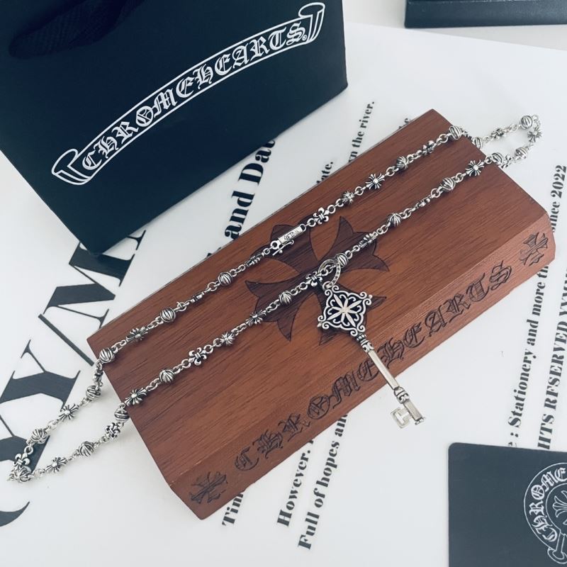 Ch**me He**ts necklaces